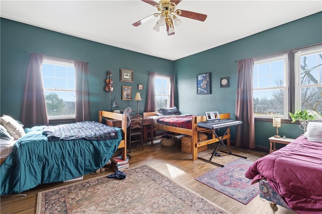 main property photo 28