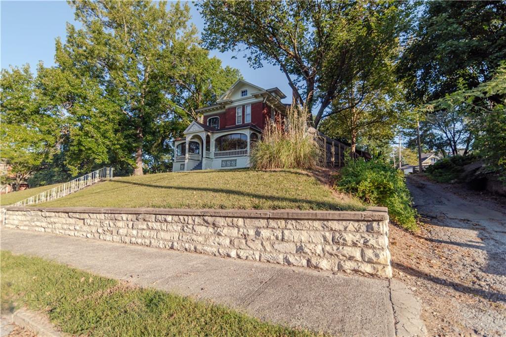 main property photo 90