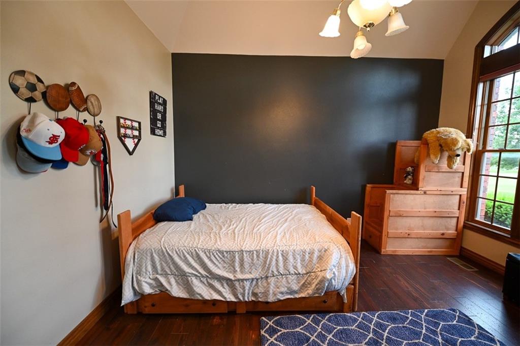 main property photo 16