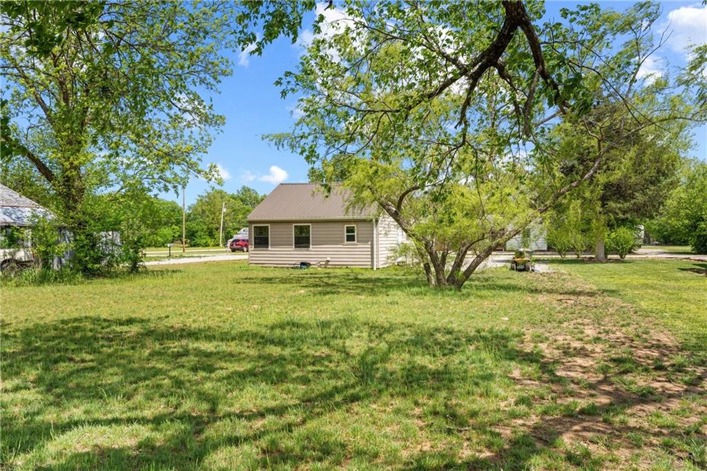 main property photo 31