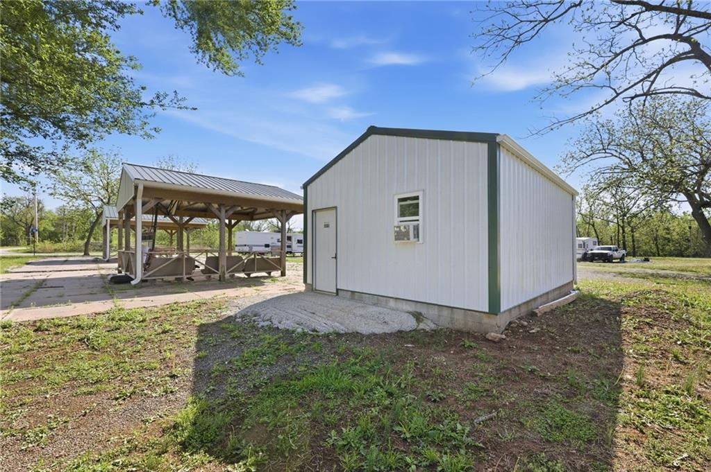main property photo 20