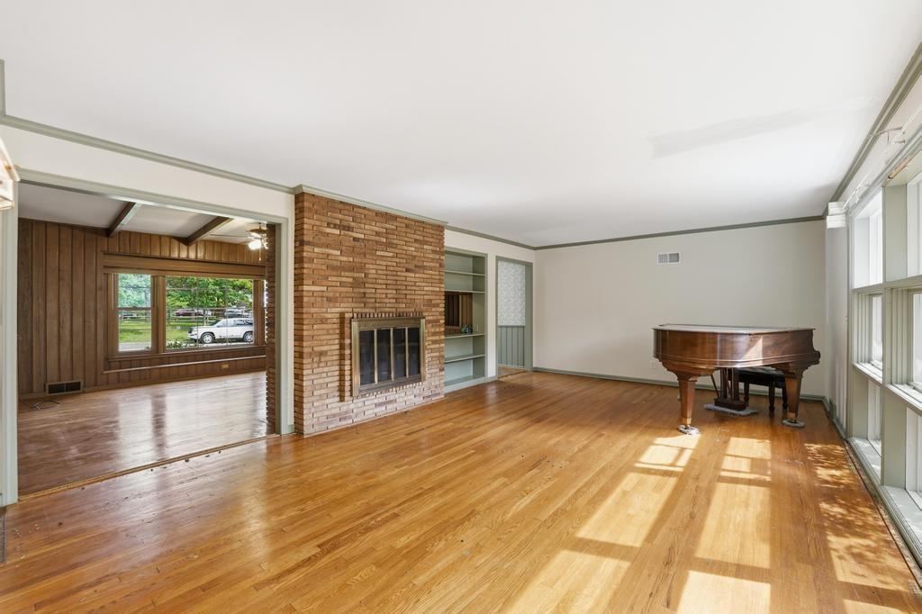 property viewer photo 5