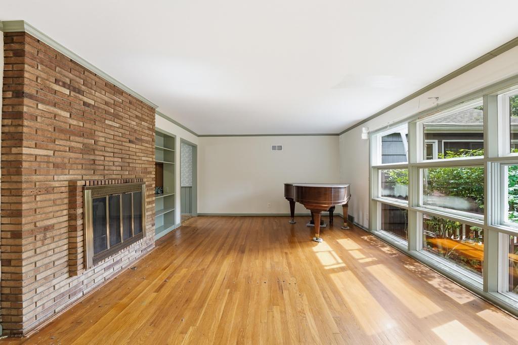 property viewer photo 6