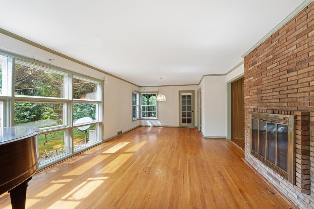 property viewer photo 7