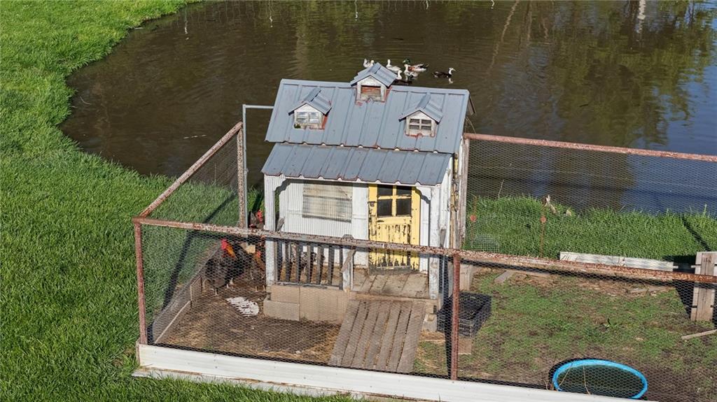 main property photo 40