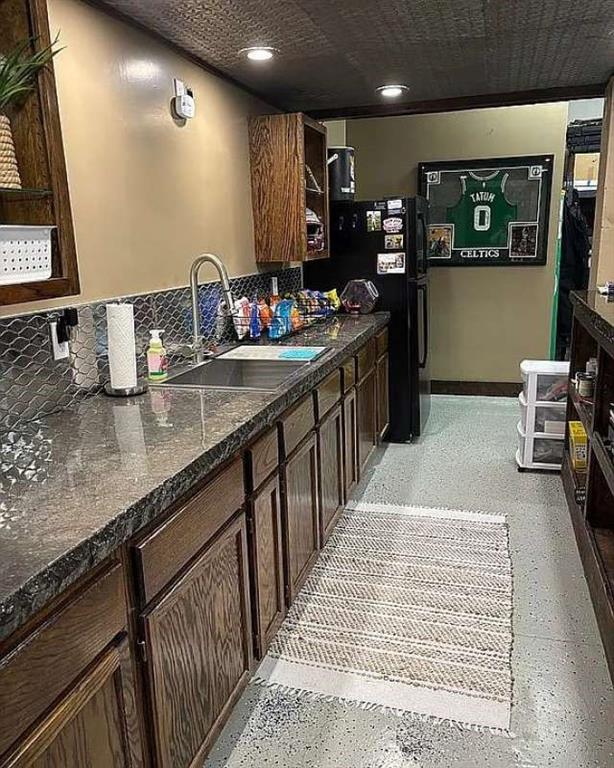 main property photo 13