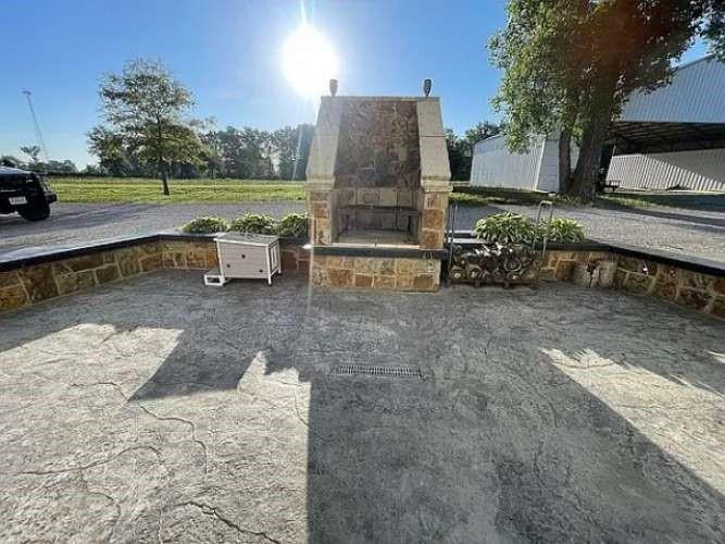 main property photo 16