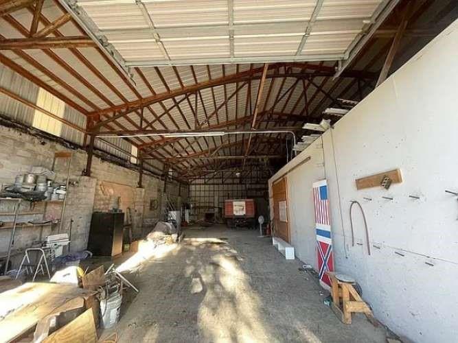 main property photo 22