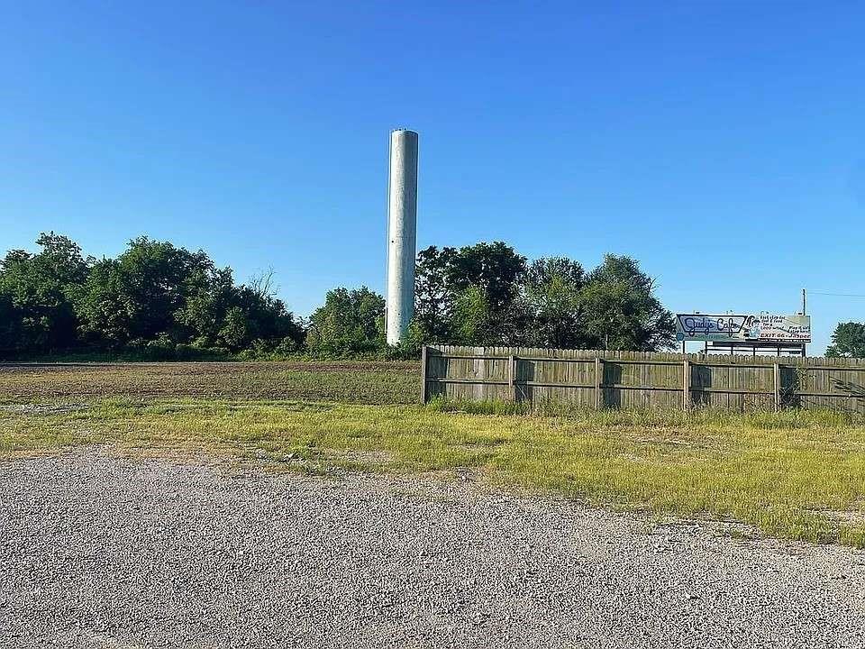 main property photo 23