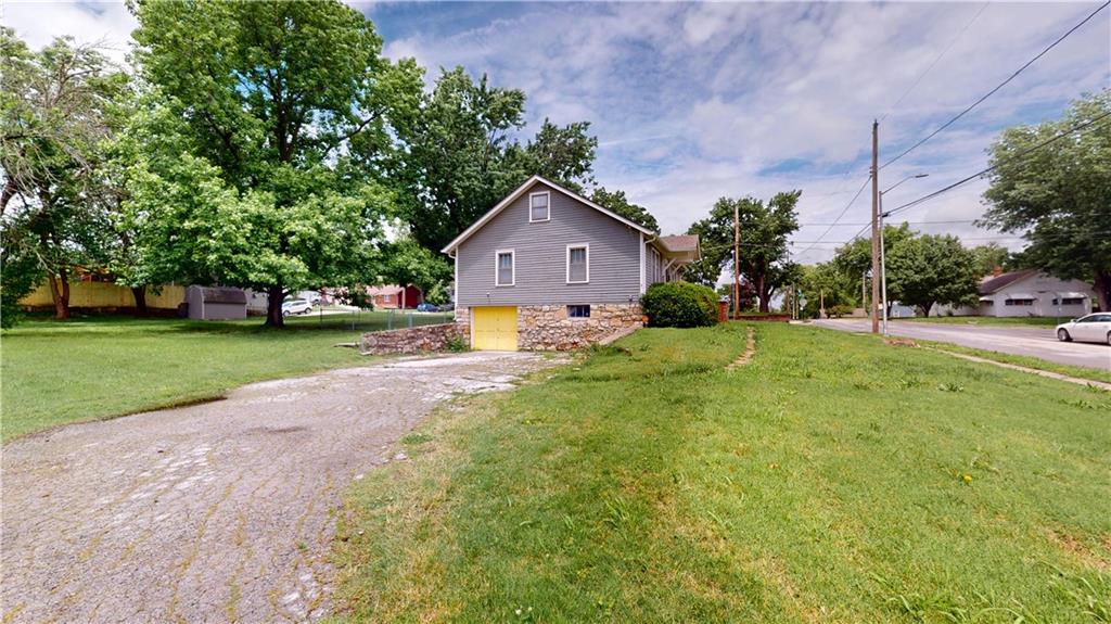 main property photo 17