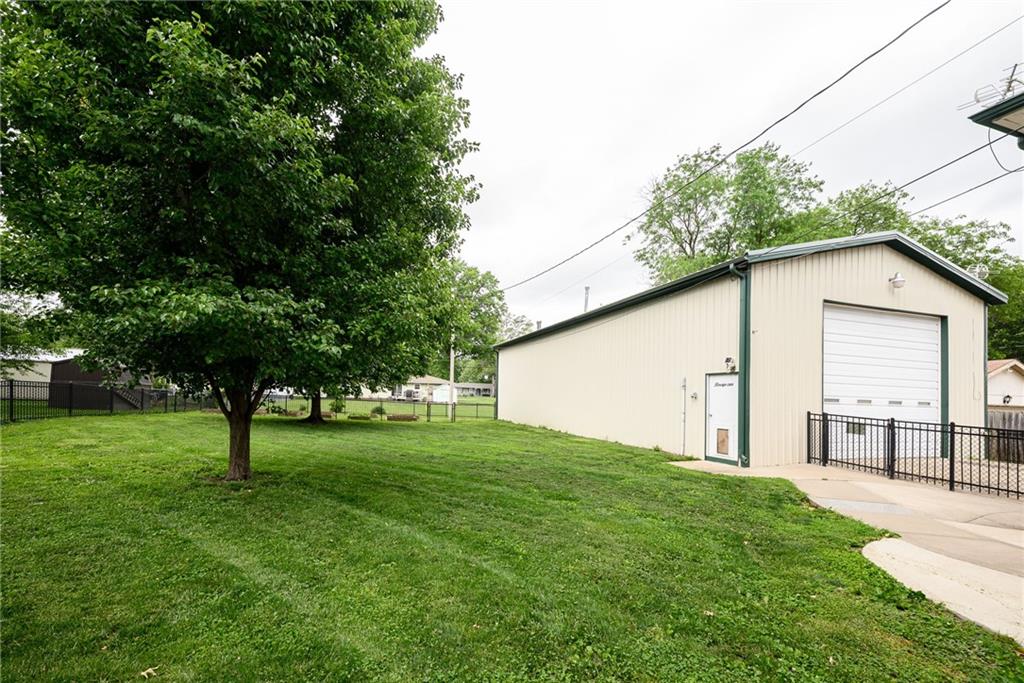 main property photo 23