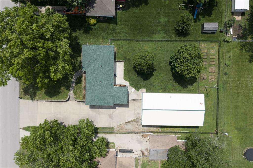 main property photo 30