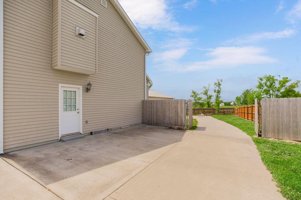 main property photo 31