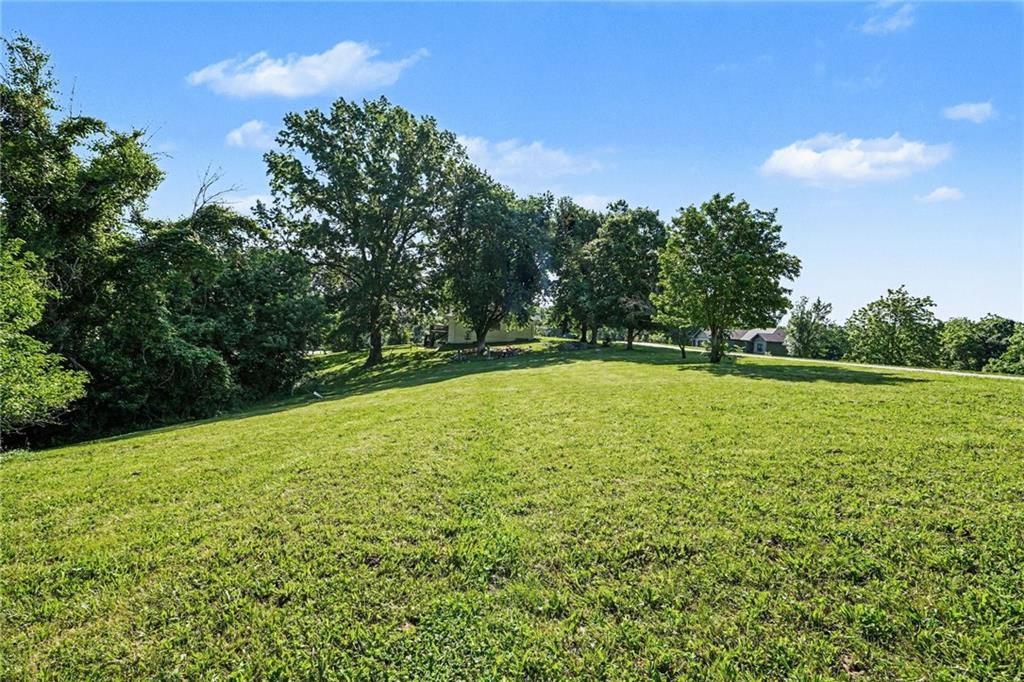 main property photo 40