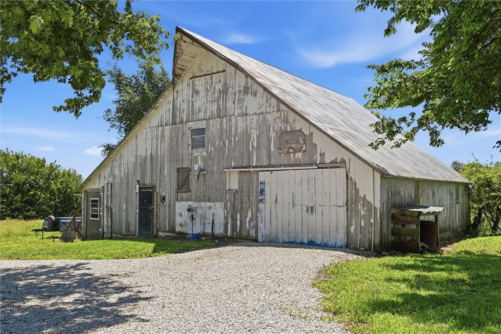 main property photo 36