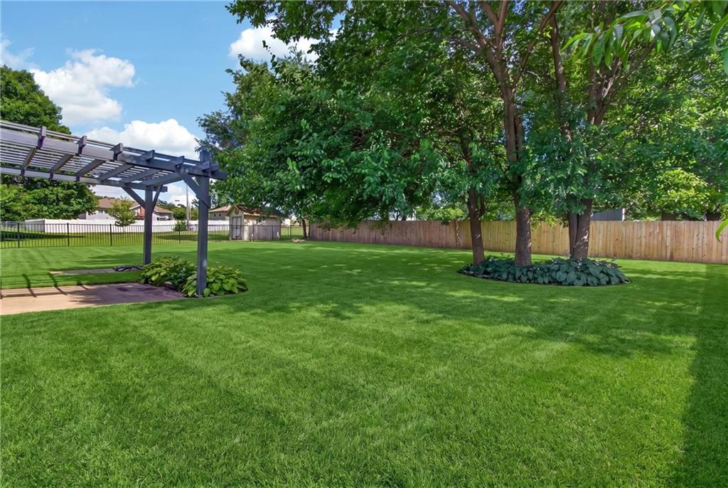 main property photo 33