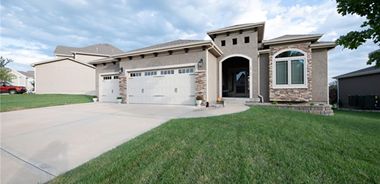 image of property with 4 Bed | 3 Bath | 2,795 Sqft