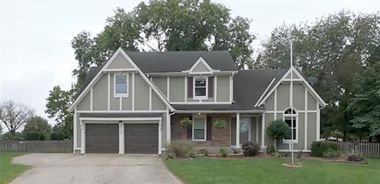 image of property with 4 Bed | 2 Bath | 2,277 Sqft