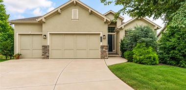 image of property with 4 Bed | 3 Bath | 3,141 Sqft