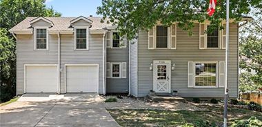 image of property with 4 Bed | 2 Bath | 2,455 Sqft