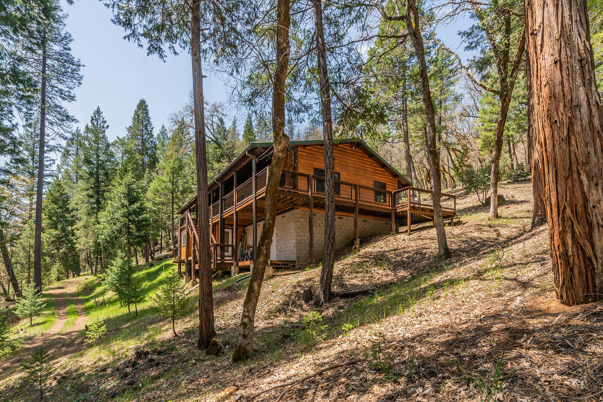main property photo 28
