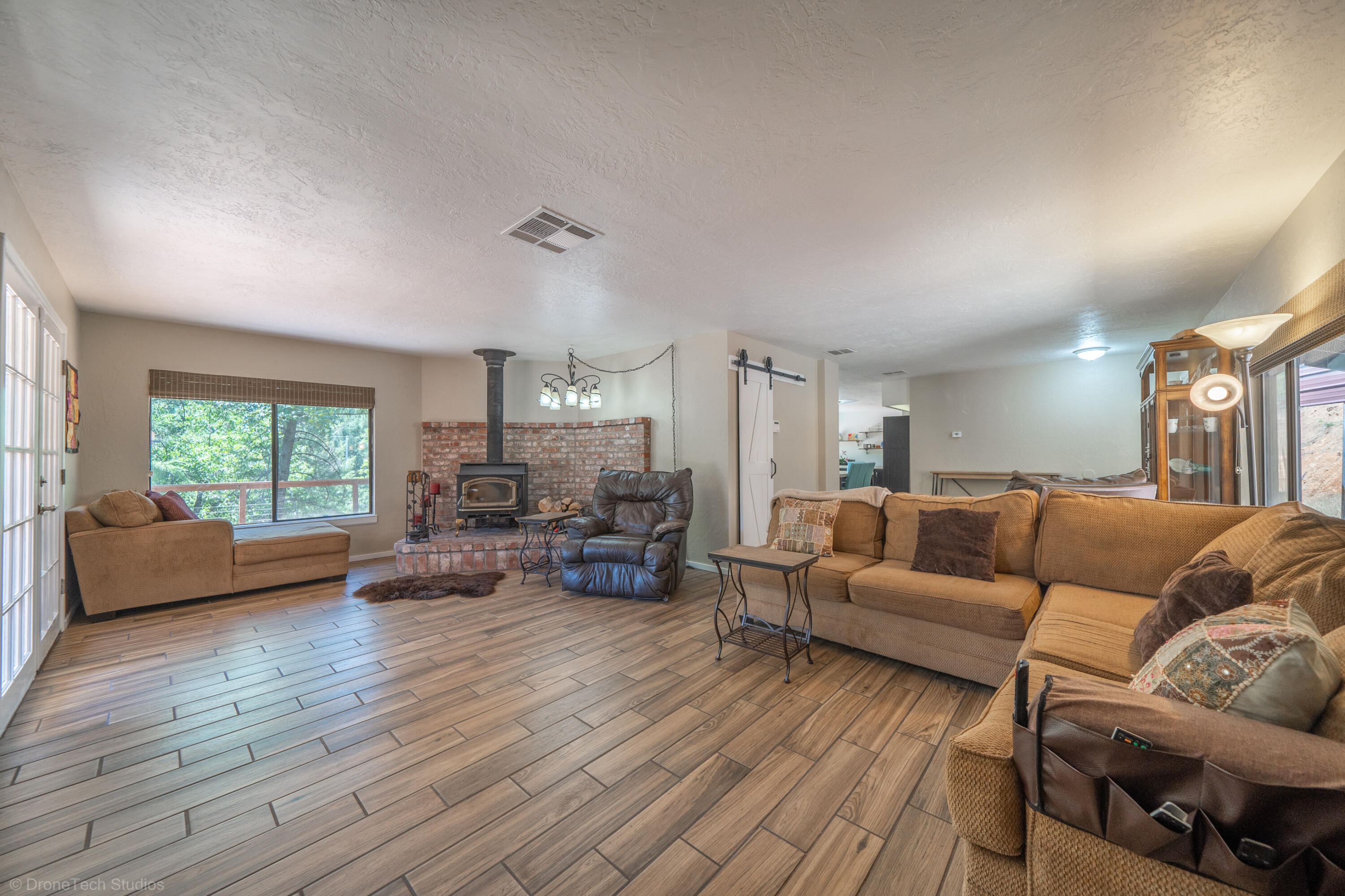 property viewer photo 3