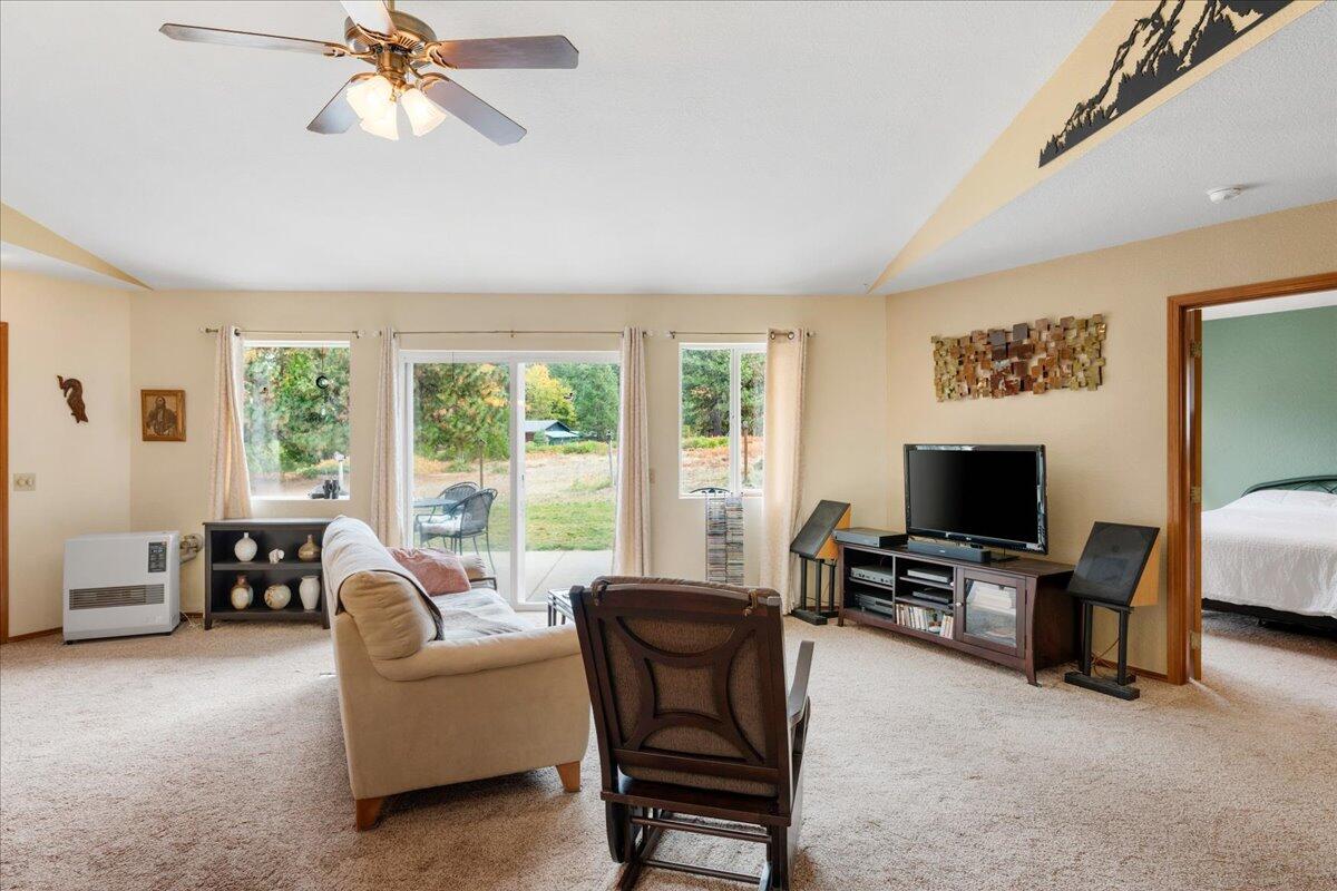 property viewer photo 2