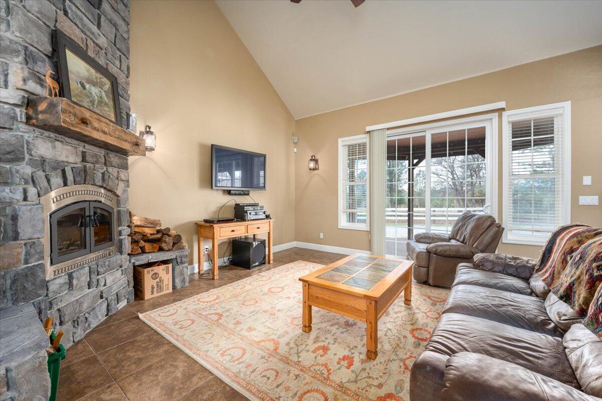 property viewer photo 20