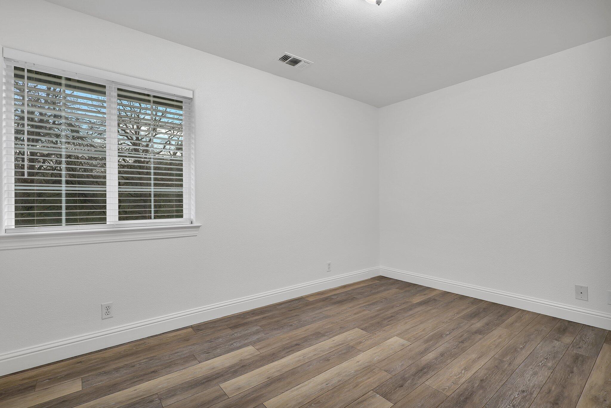 property viewer photo 33