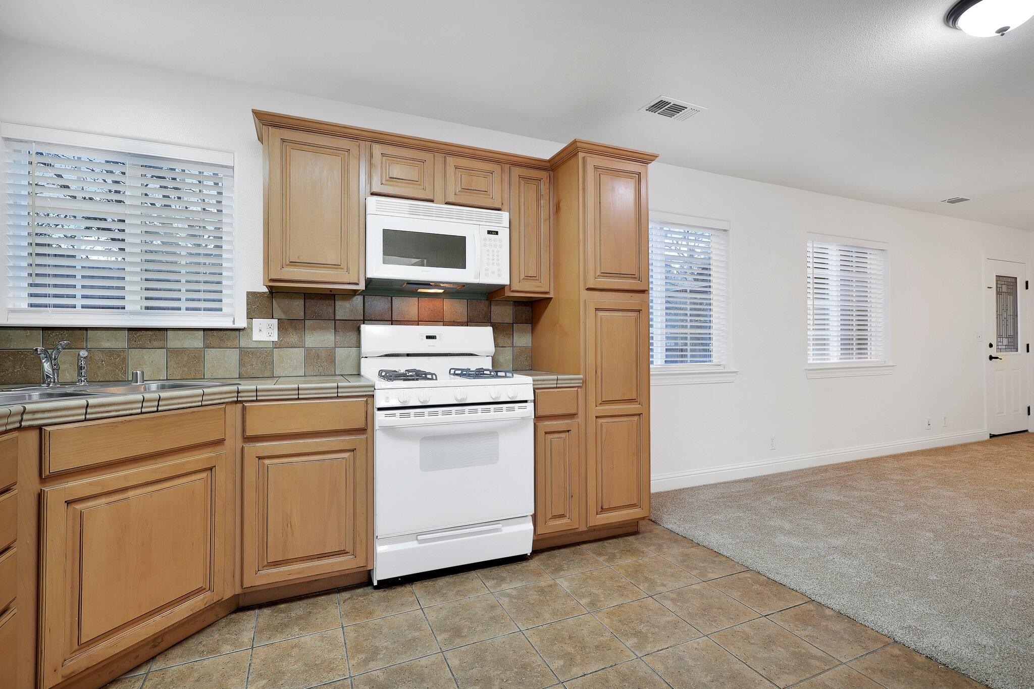 property viewer photo 47