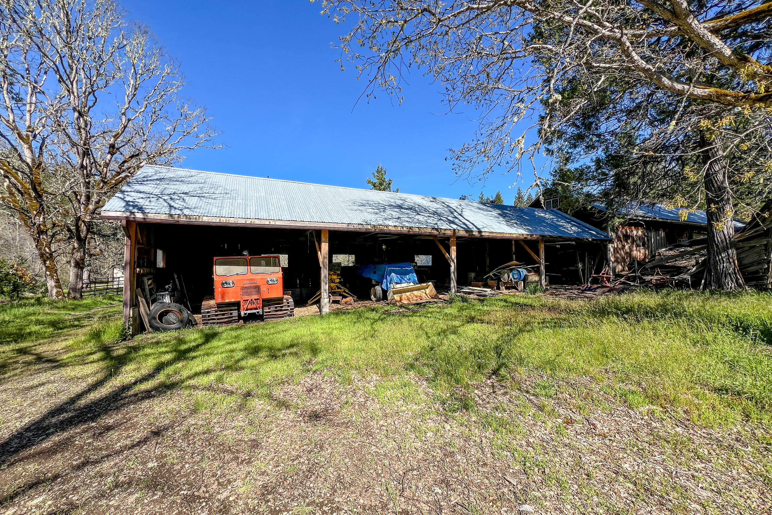 main property photo 18
