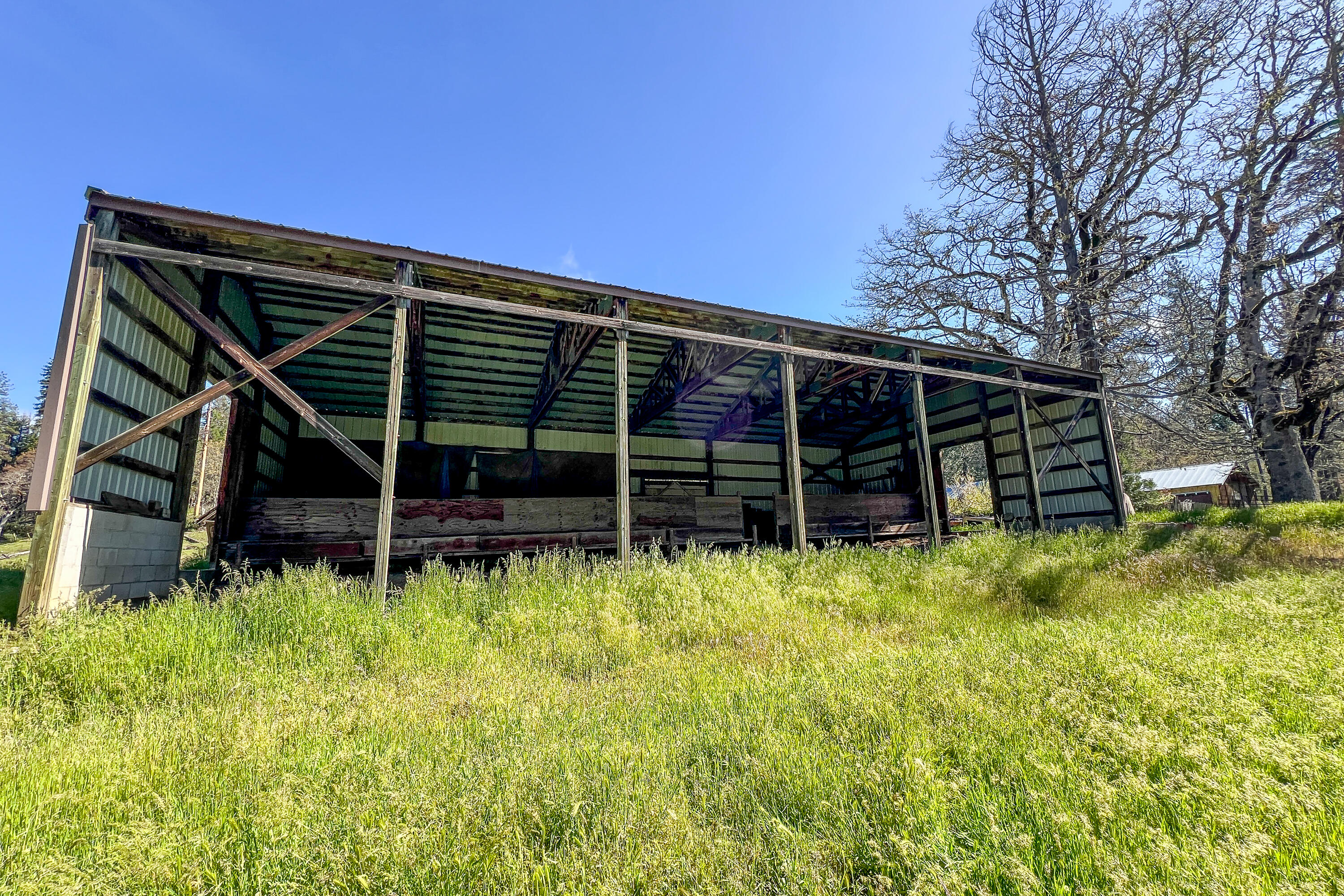 main property photo 19