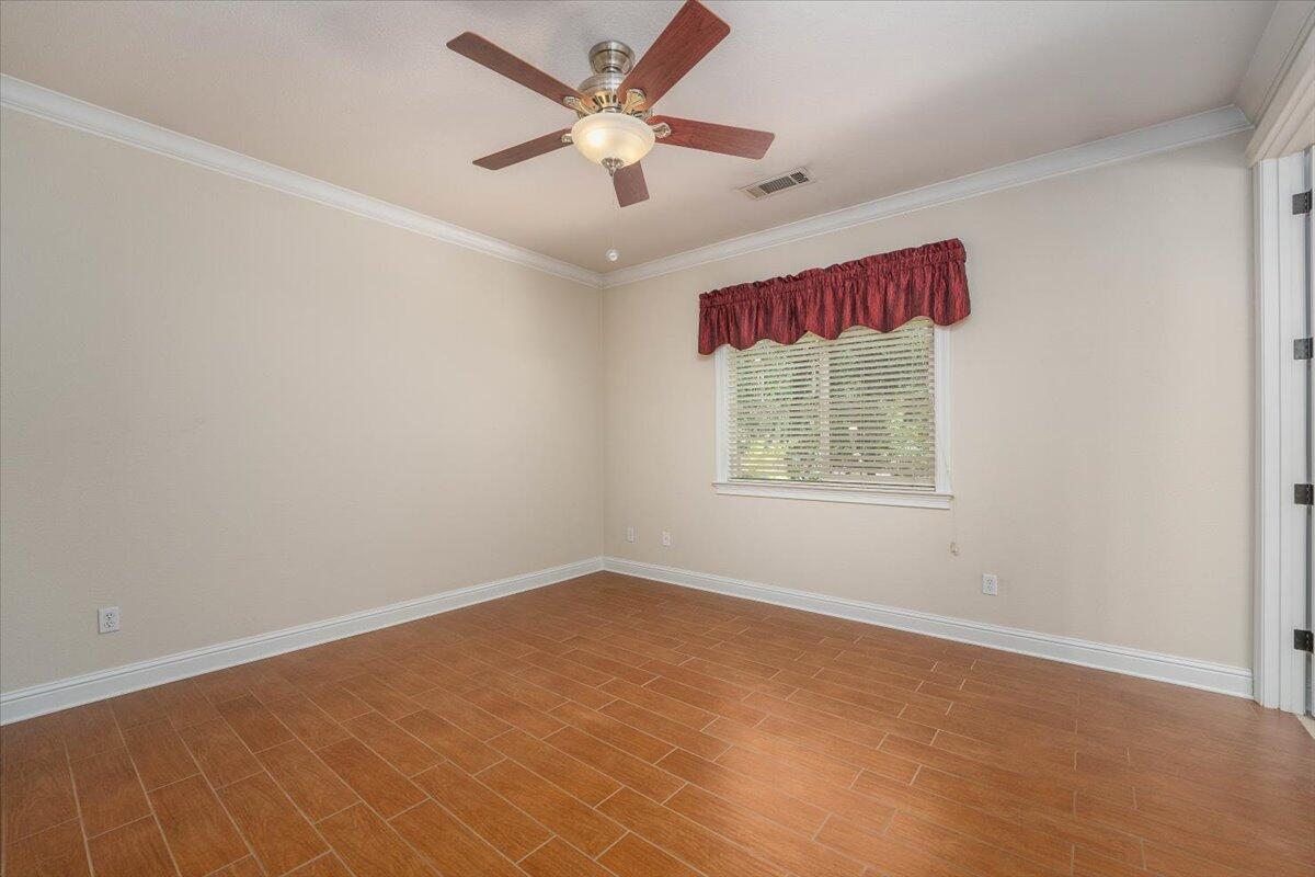 property viewer photo 36