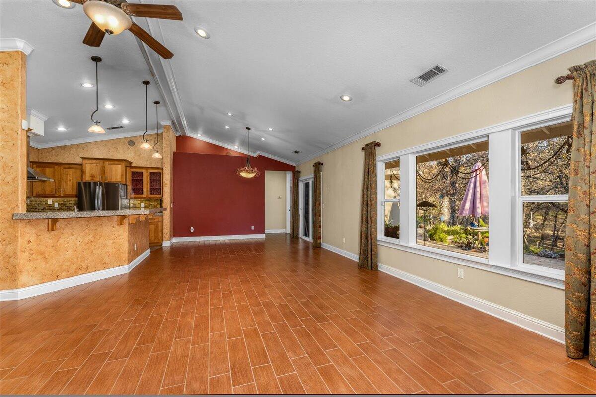property viewer photo 40