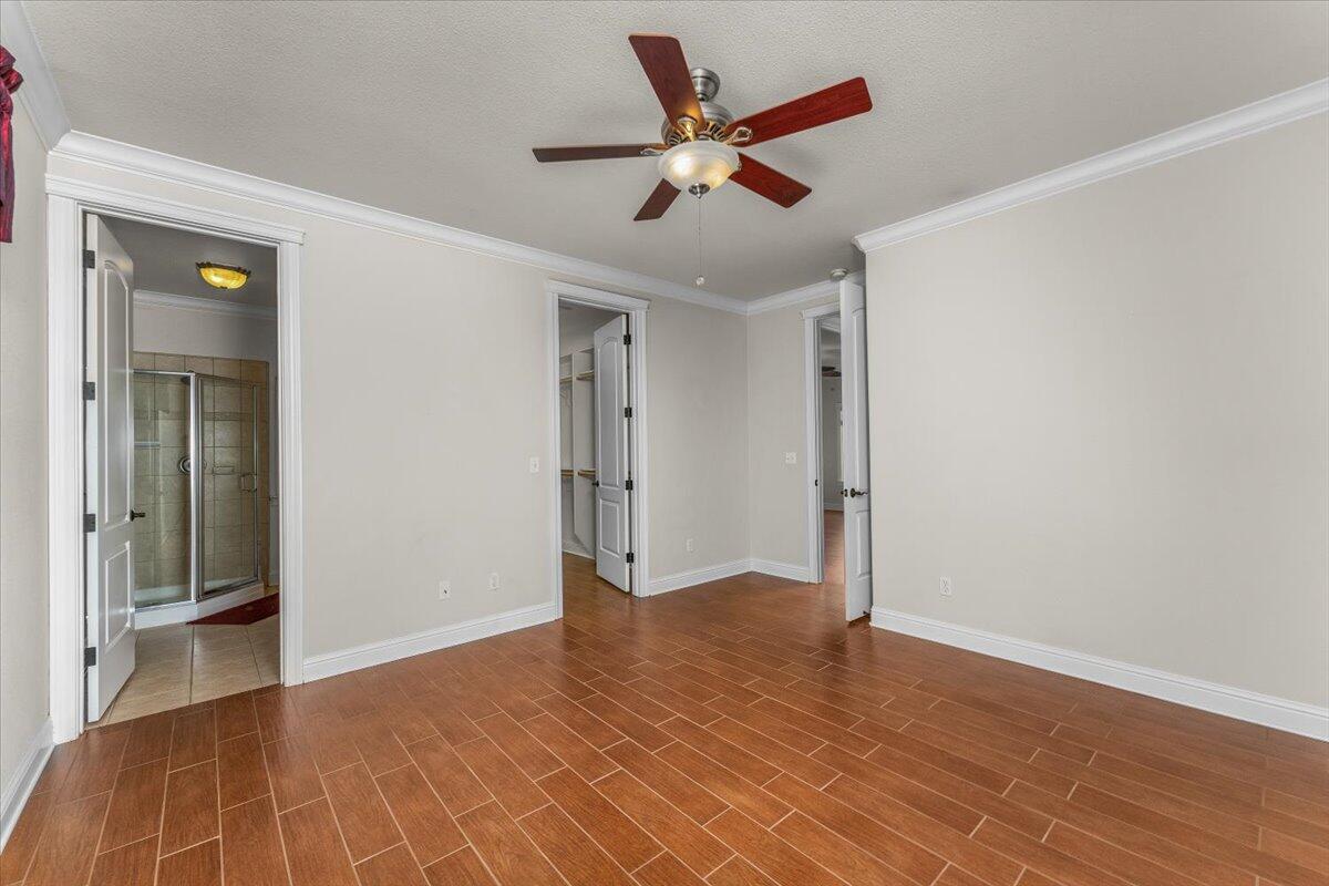property viewer photo 45