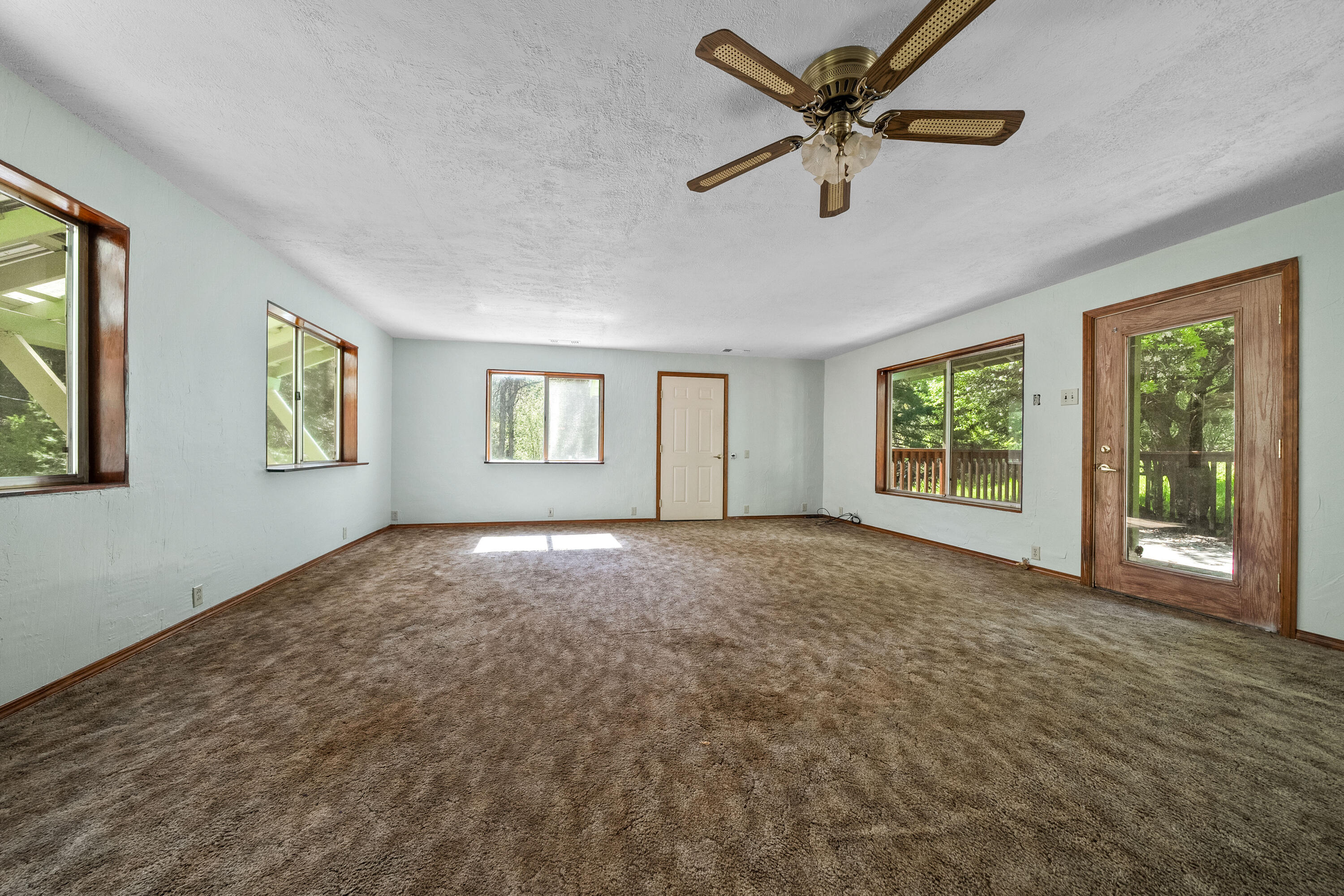 property viewer photo 16