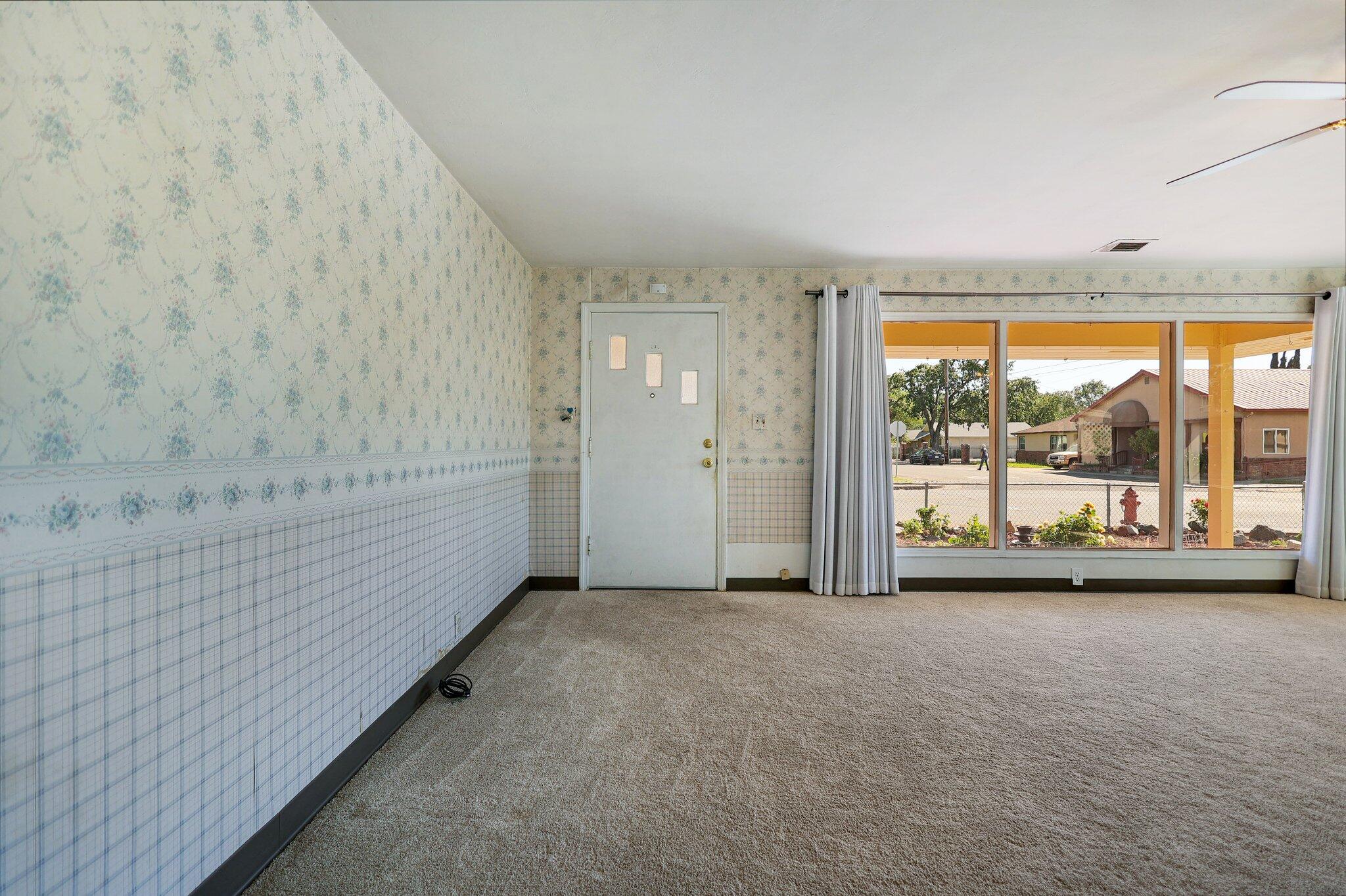 property viewer photo 3