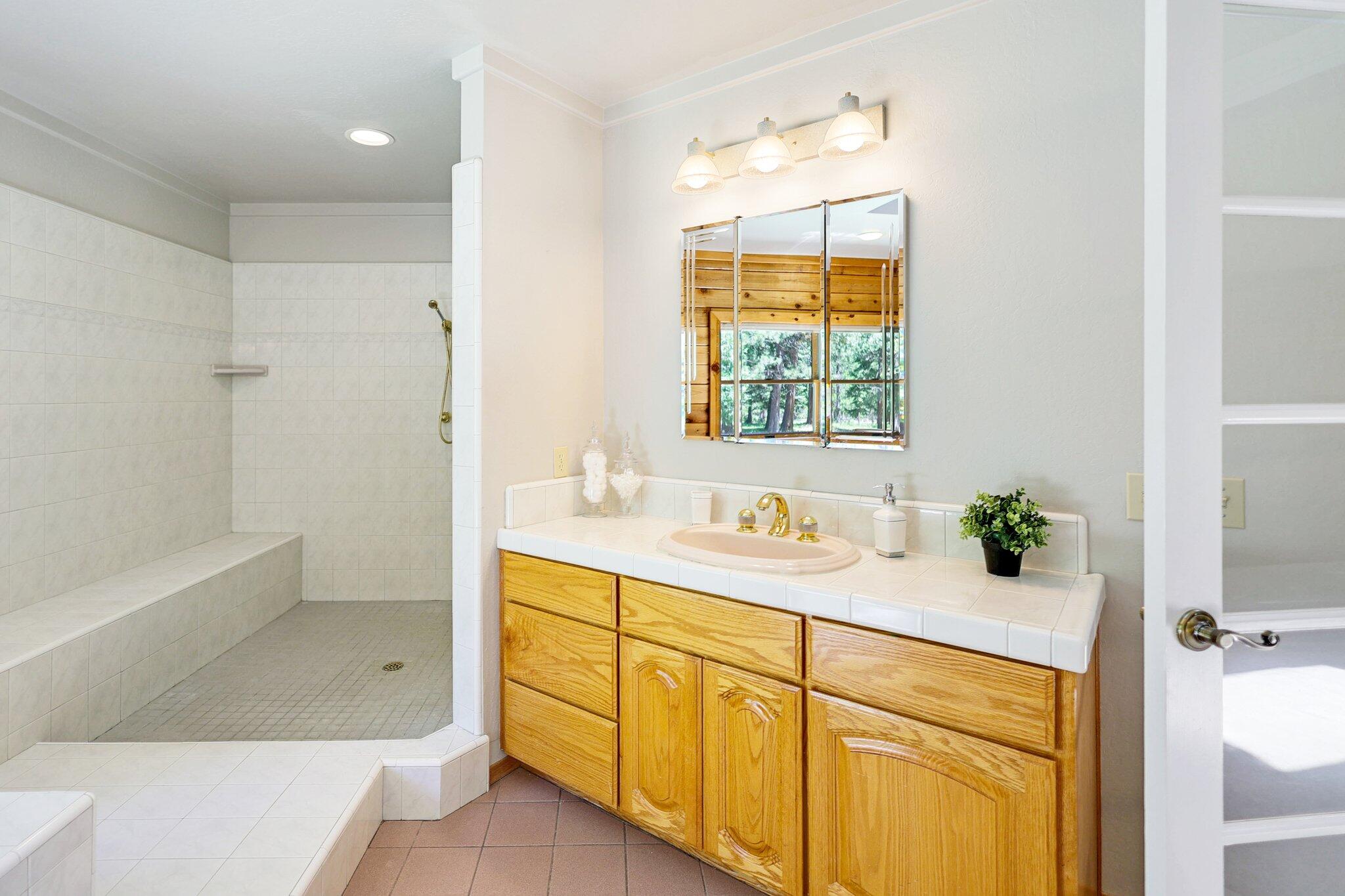 property viewer photo 30
