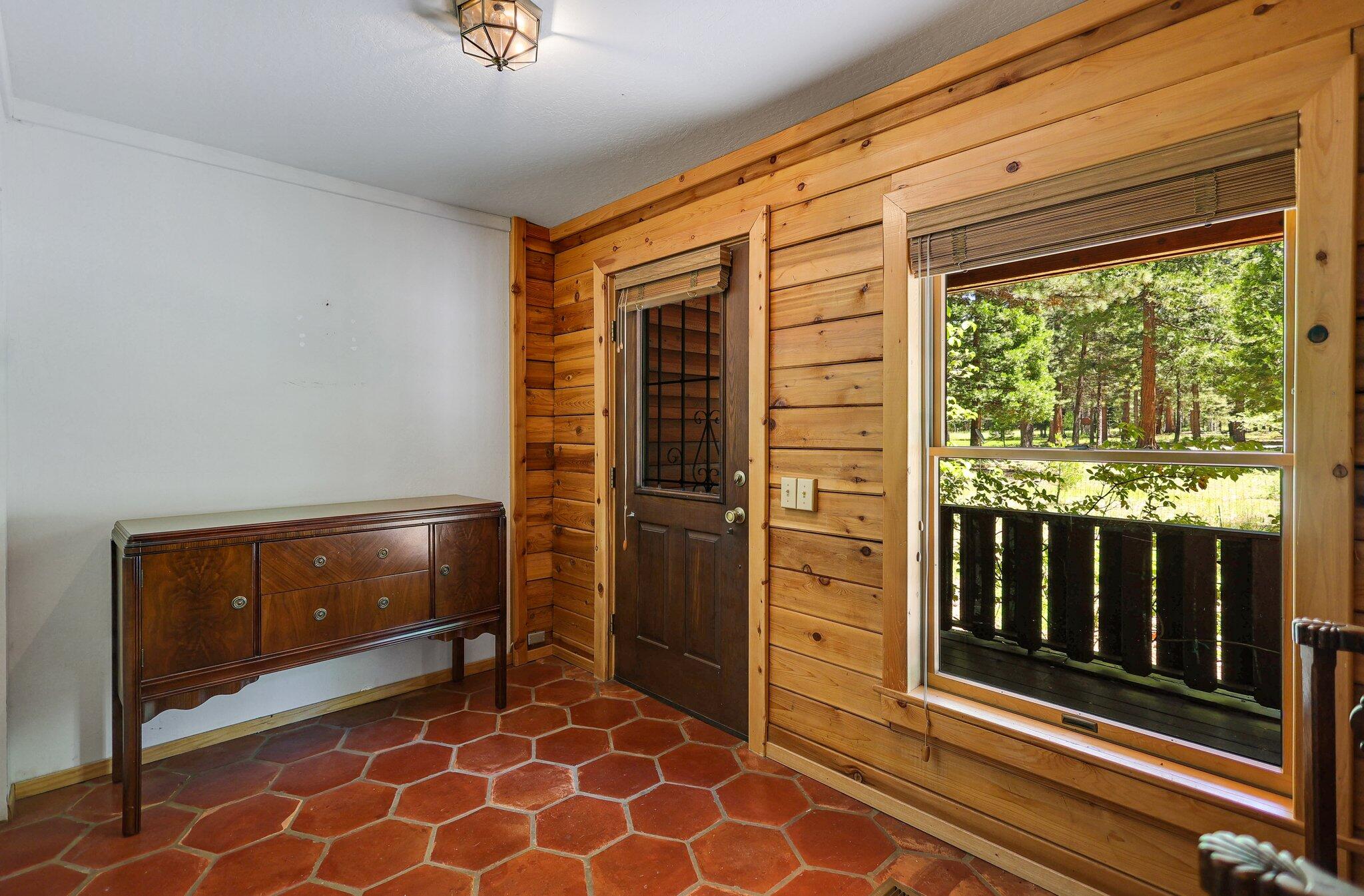 property viewer photo 7