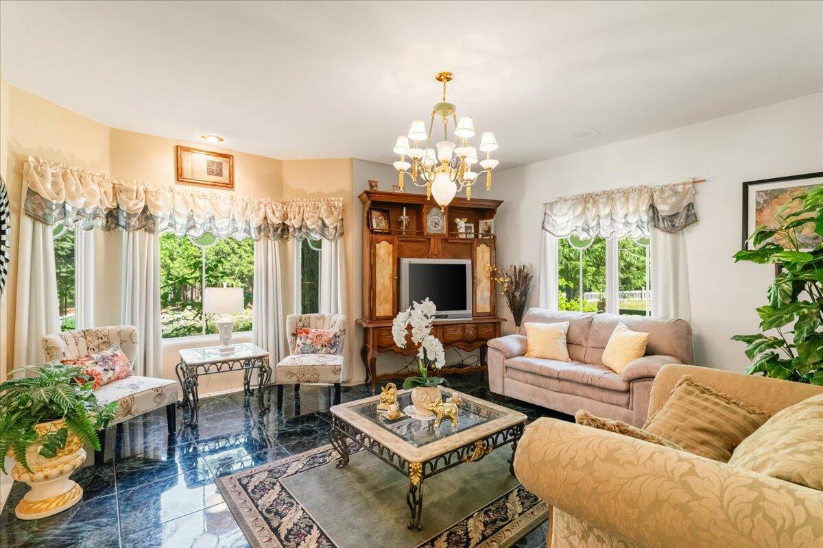 property viewer photo 35