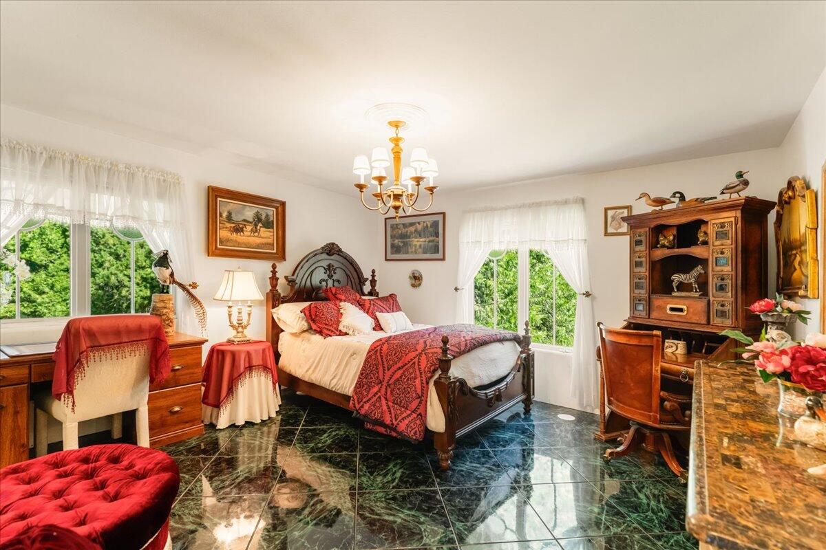 property viewer photo 63