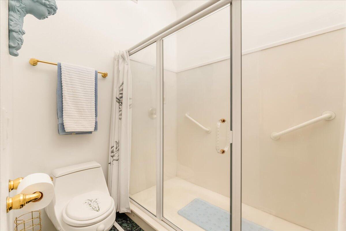 property viewer photo 69