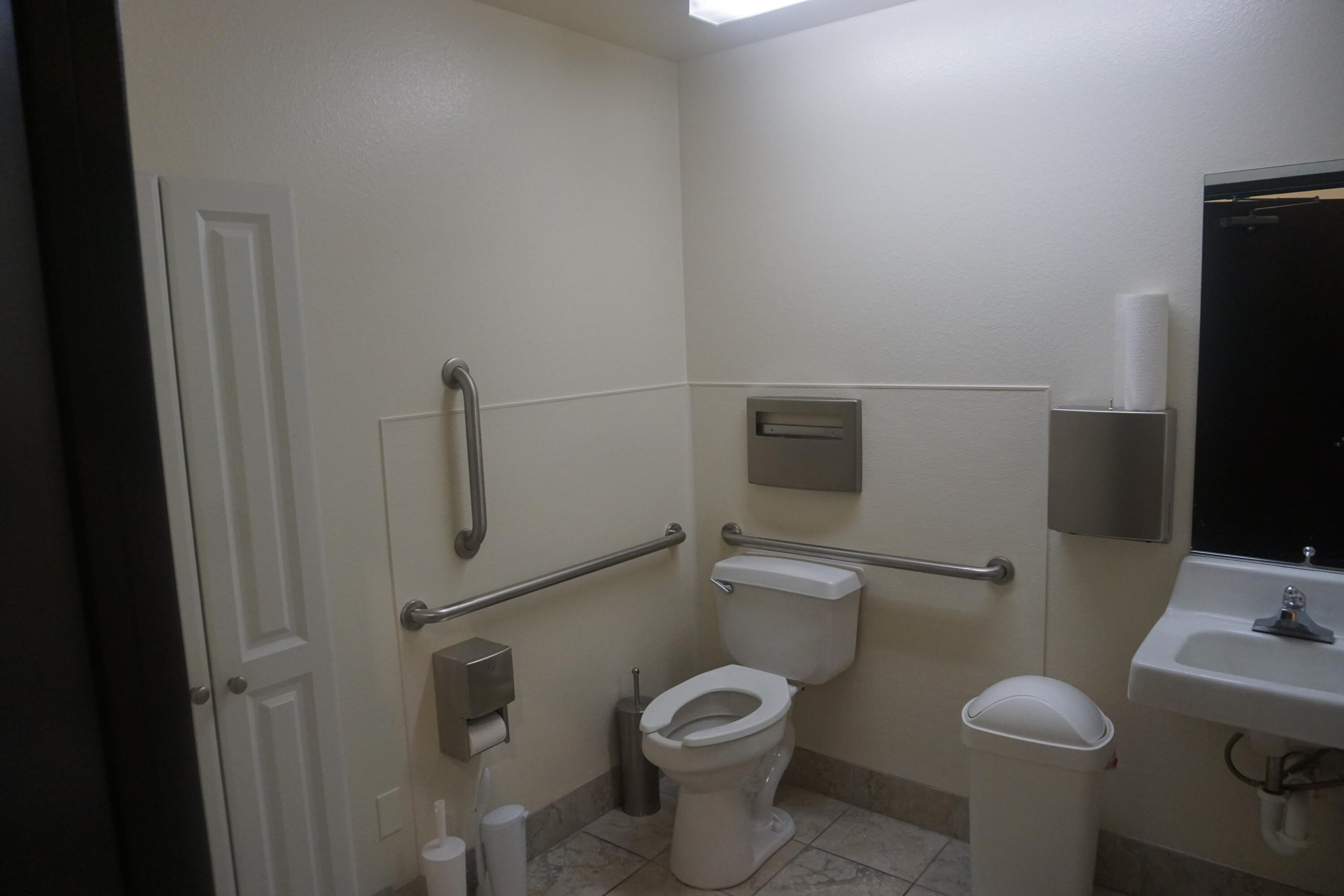 main property photo 11