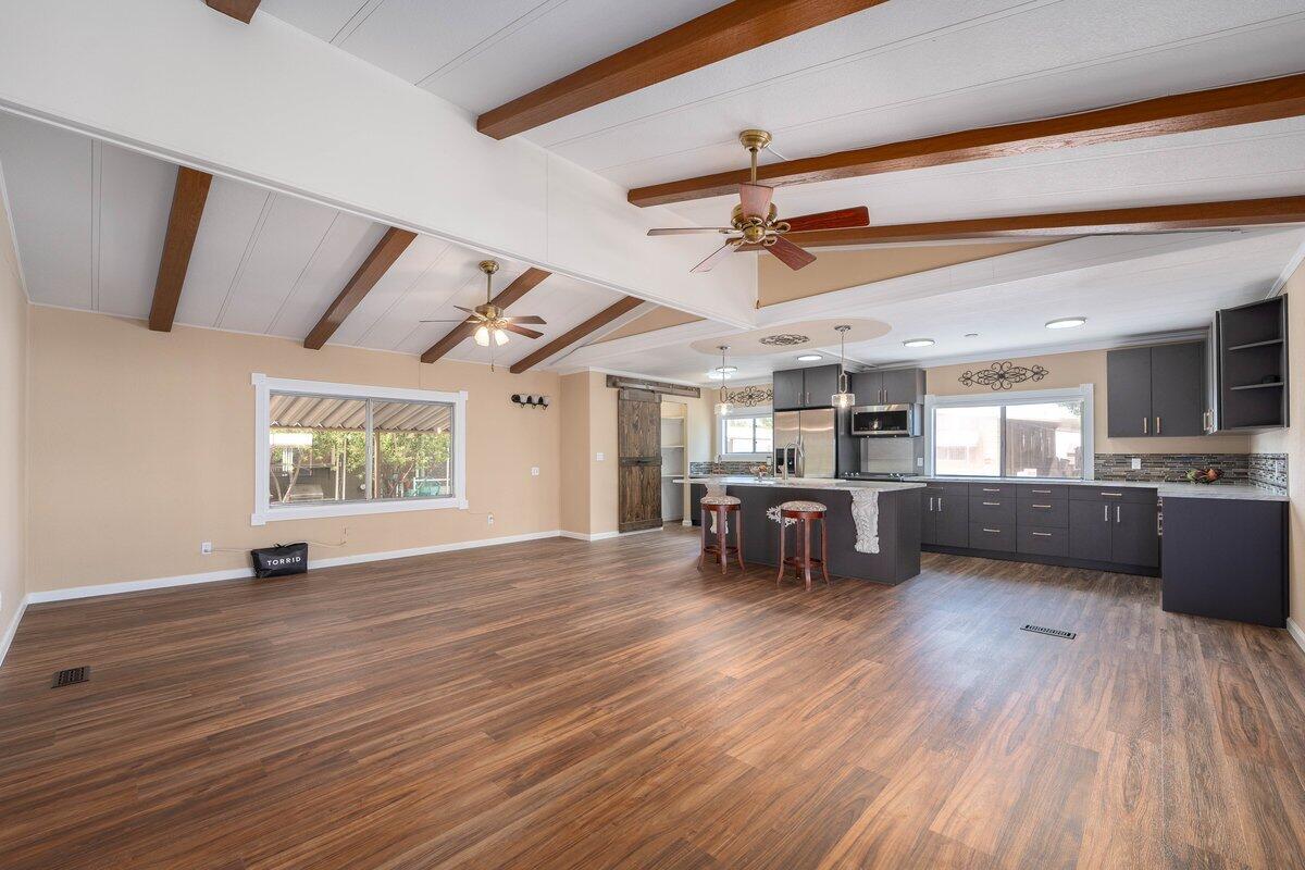 property viewer photo 3