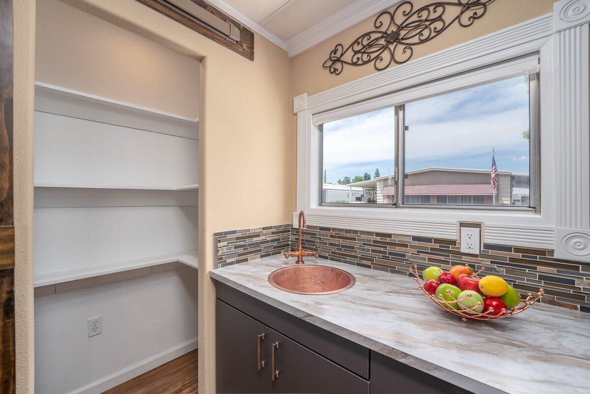 property viewer photo 6