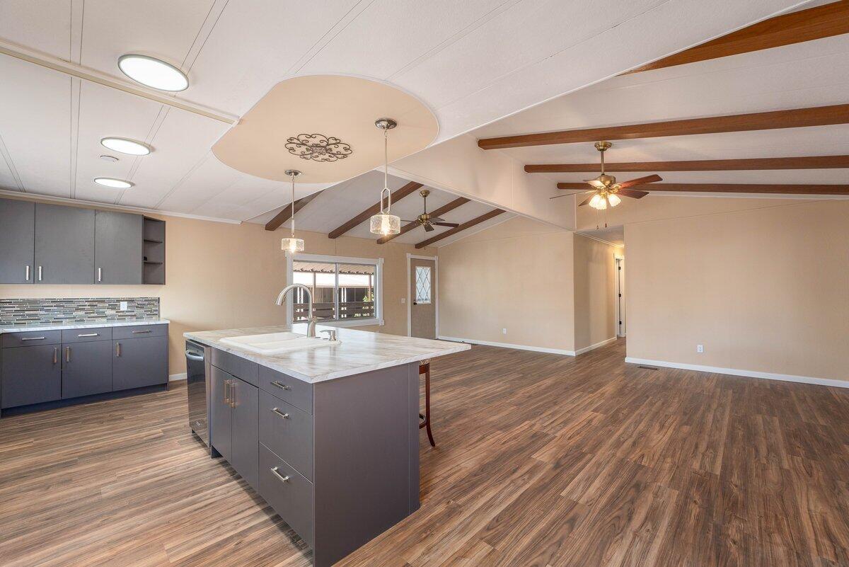 property viewer photo 7