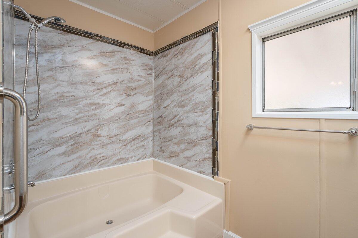 property viewer photo 9