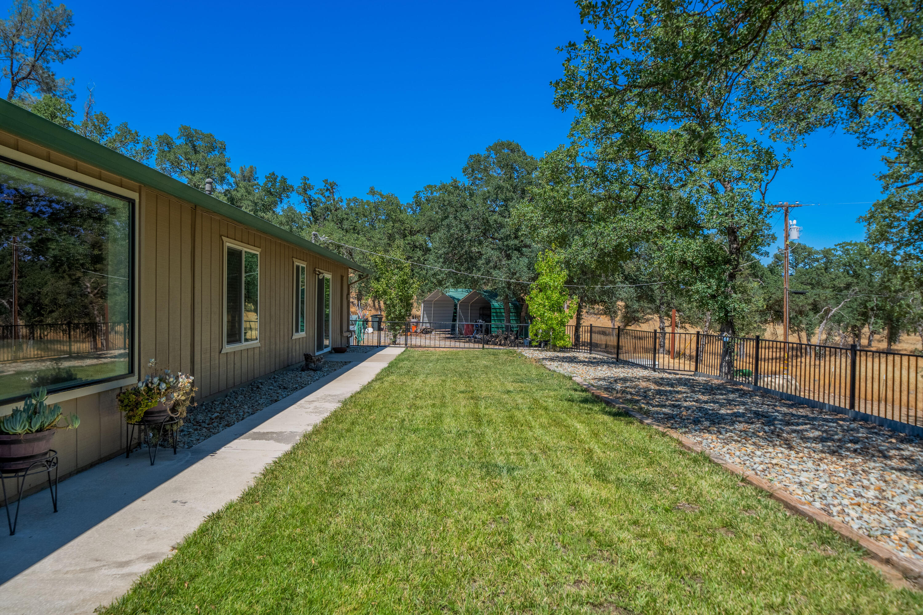 property viewer photo 1