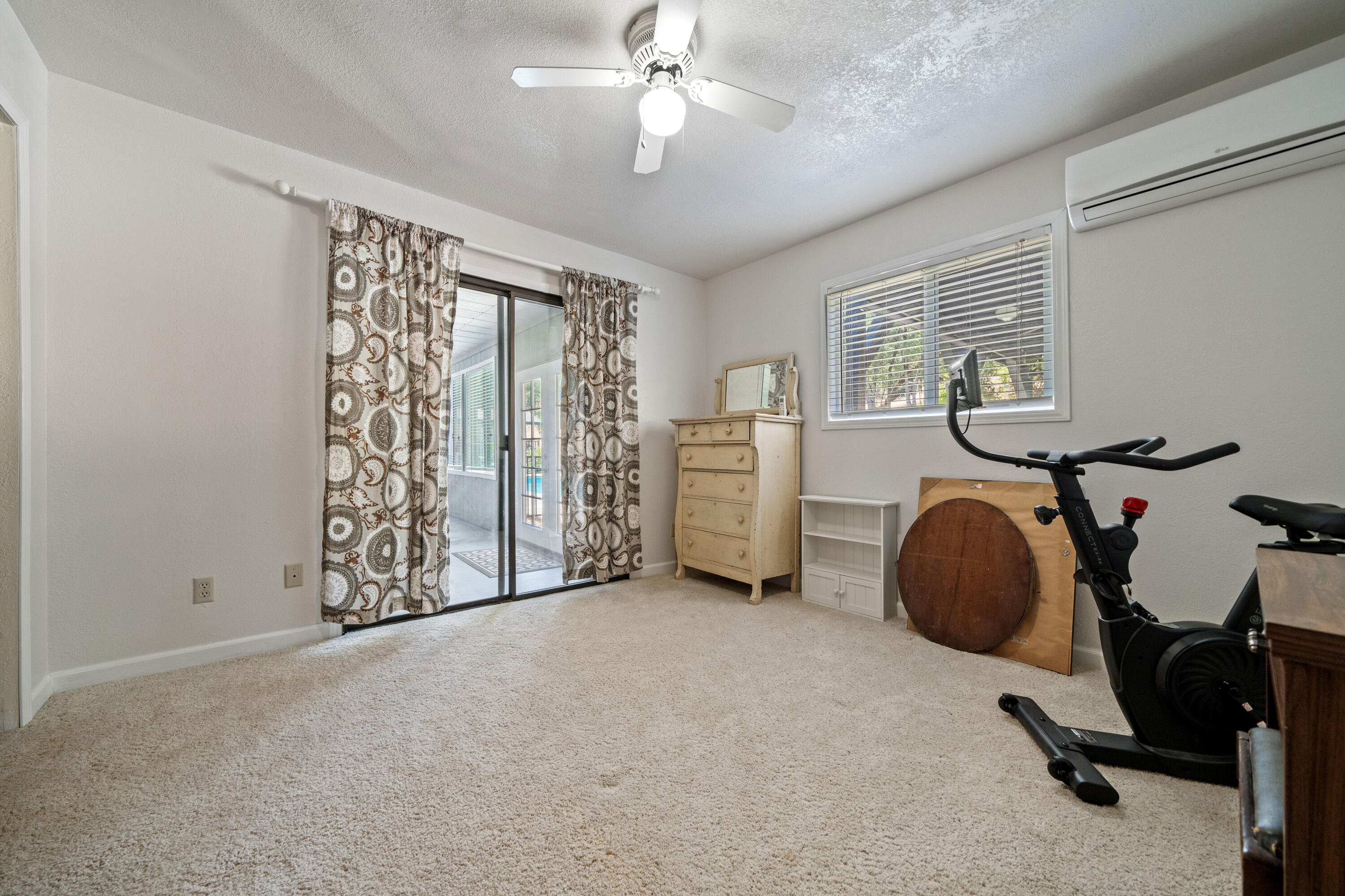 property viewer photo 25