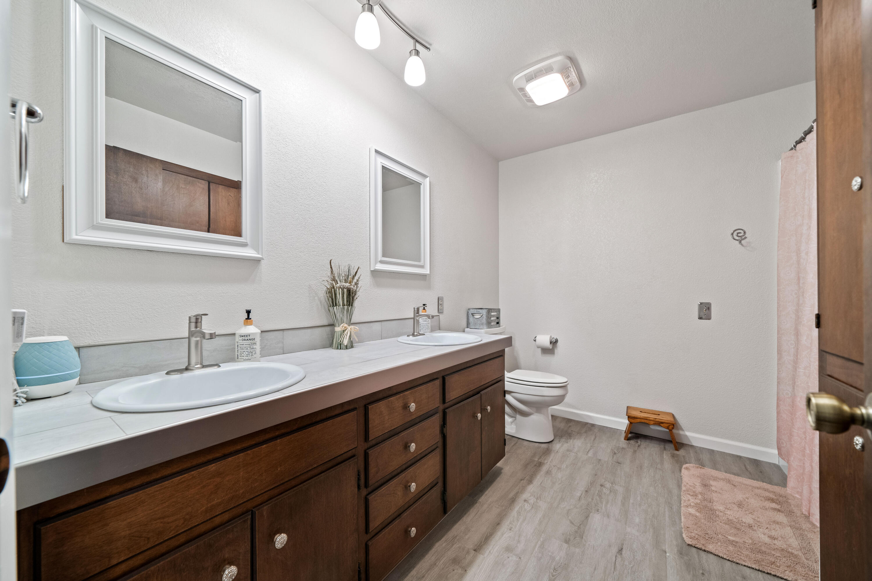 property viewer photo 26
